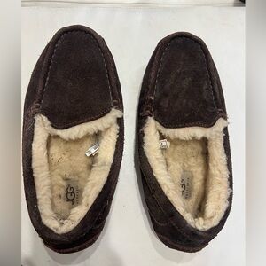 UGG slippers used no tear just a bit dirty